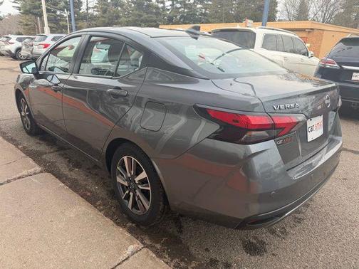 2023 Nissan Versa 1.6 SV