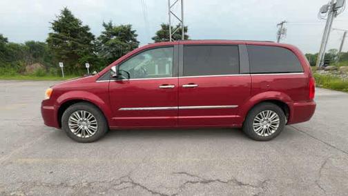 2015 Chrysler Town & Country Touring-L