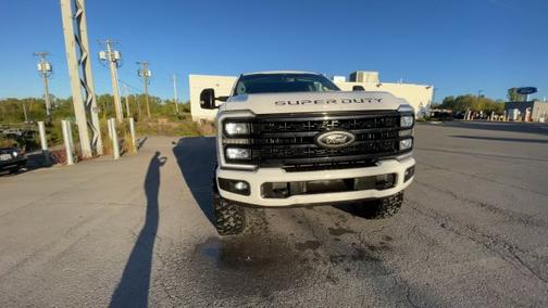 OXFORD WHITE 2024 Ford F-250 LARIAT
