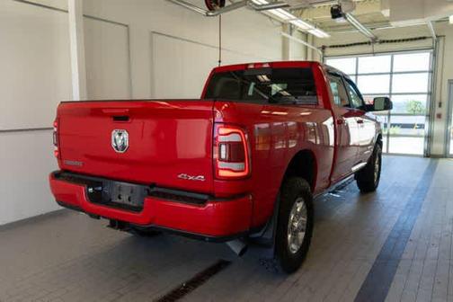 2021 RAM 2500 Big Horn Crew Cab 4x4 6'4' Box