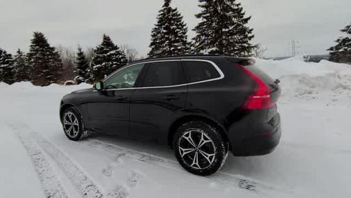 2022 Volvo XC60 B5 Momentum