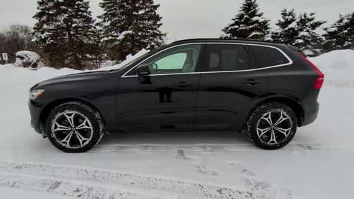 2022 Volvo XC60 B5 Momentum