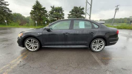 2018 Volkswagen Passat 2.0T R-Line