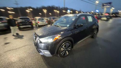 2020 Nissan Kicks SR