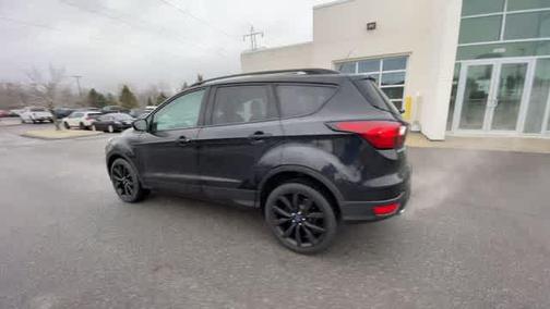 AGATE BLACK 2019 Ford Escape SE