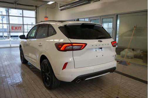 2025 Ford Escape ST-Line Elite