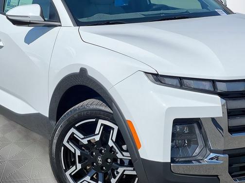 White 2025 Hyundai SANTA CRUZ Limited