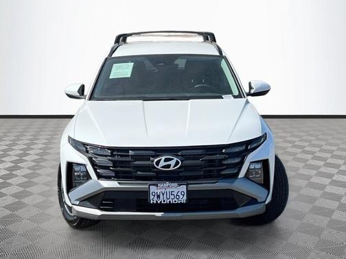 White 2025 Hyundai TUCSON SEL