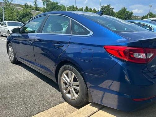 2017 Hyundai SONATA SE