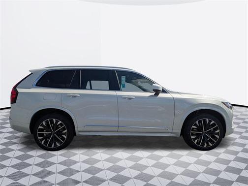2025 Volvo XC90 Plug-In Hybrid T8 Plus 6-Seater