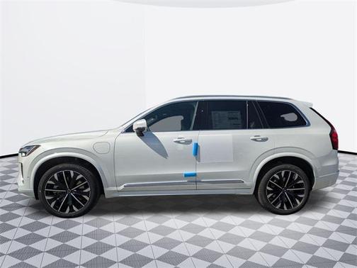 2025 Volvo XC90 Plug-In Hybrid T8 Plus 6-Seater