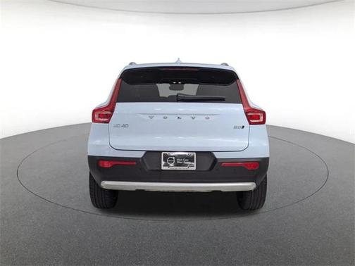 2025 Volvo XC40 B5 Plus Bright Theme