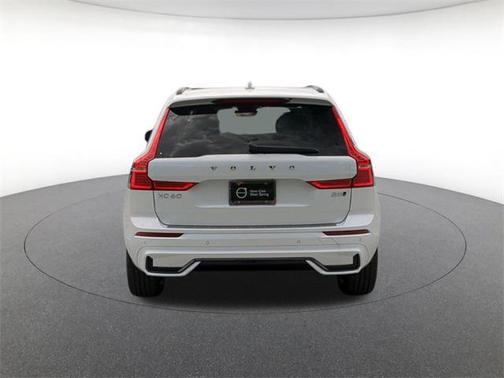 2025 Volvo XC60 Plus