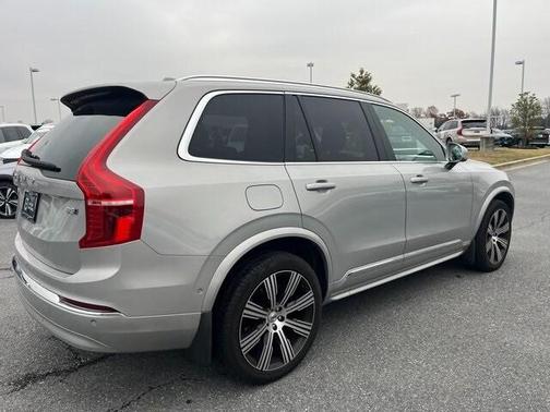 2024 Volvo XC90 B5 Plus Bright Theme