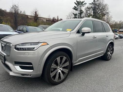 2024 Volvo XC90 B5 Plus Bright Theme