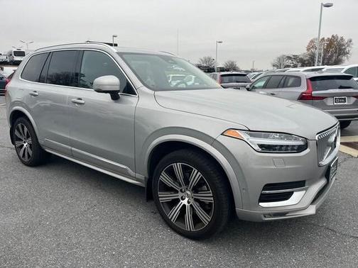 2024 Volvo XC90 B5 Plus Bright Theme