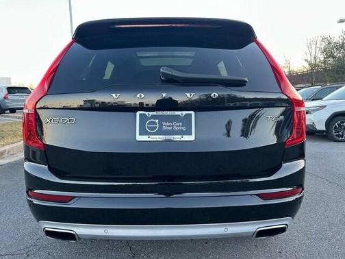 2021 Volvo XC90 T6 Momentum