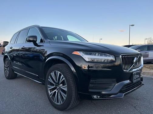 2021 Volvo XC90 T6 Momentum
