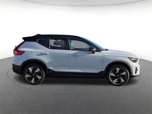 2026 Volvo EX40 Twin Motor Plus