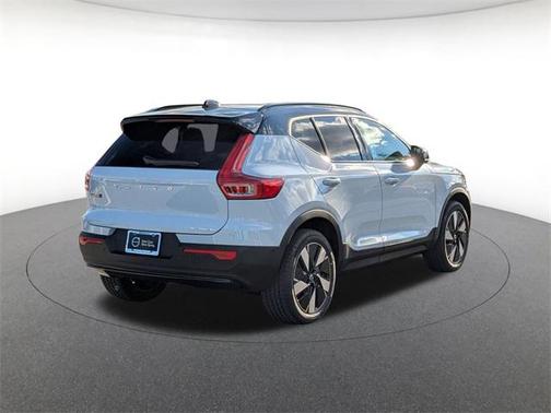 2026 Volvo EX40 Twin Motor Plus