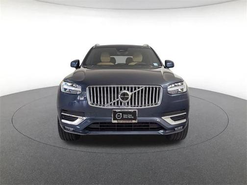 2024 Volvo XC90 B6 Ultimate Bright Theme 7-Seater