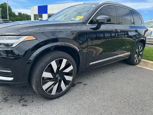 2024 Volvo XC90 Recharge Plug-In Hybrid T8 Plus Bright Theme 7-Seater