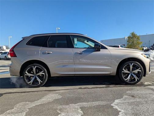 2025 Volvo XC60 Plug-In Hybrid T8 Ultra