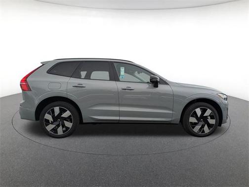 2025 Volvo XC60 Plug-In Hybrid T8 Plus