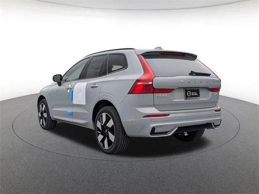 2025 Volvo XC60 Plug-In Hybrid T8 Plus