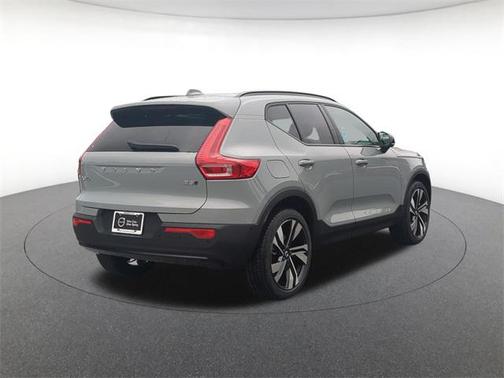 2026 Volvo XC40 B5 Ultra