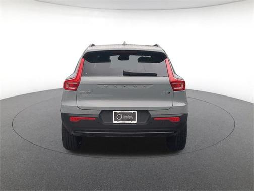 2026 Volvo XC40 B5 Ultra