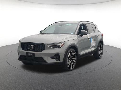 2026 Volvo XC40 B5 Ultra