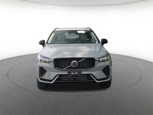 2025 Volvo XC60 Plug-In Hybrid T8 Plus