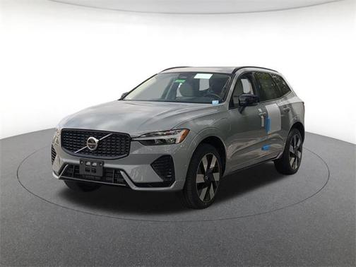 2025 Volvo XC60 Plug-In Hybrid T8 Plus