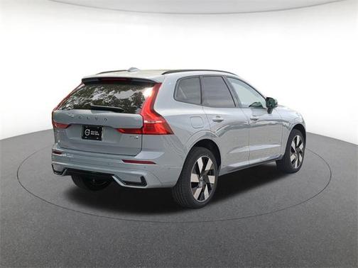 2025 Volvo XC60 Plug-In Hybrid T8 Plus