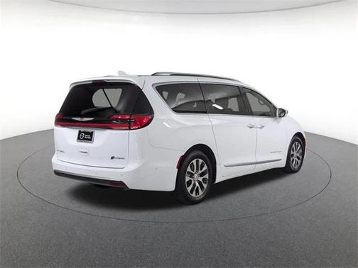 2022 Chrysler Pacifica L