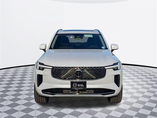 2025 Volvo XC90 B6 Plus 7-Seater