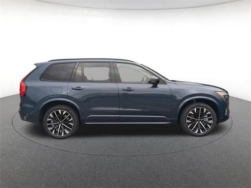 2026 Volvo XC90 Plug-In Hybrid T8 Ultra Dark Theme 7-Seater