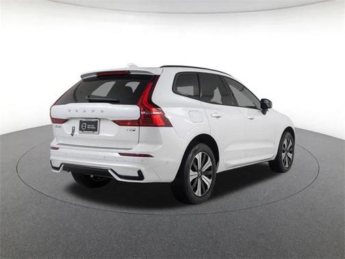 2025 Volvo XC60 Plug-In Hybrid T8 Plus