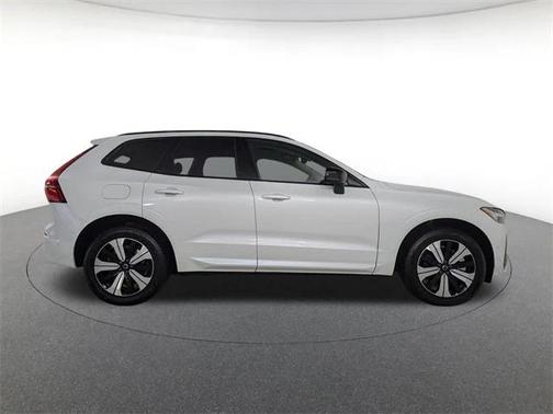 2025 Volvo XC60 Plug-In Hybrid T8 Plus