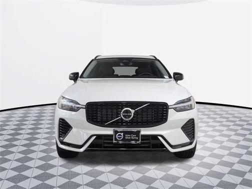2025 Volvo XC60 Plug-In Hybrid T8 Plus