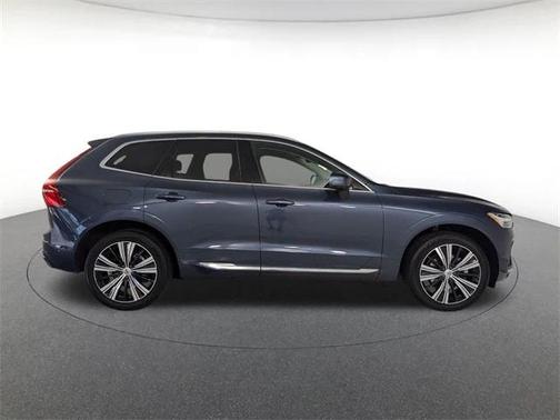 2023 Volvo XC60 B5 Plus Bright Theme