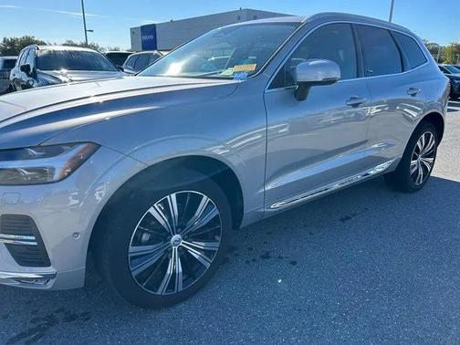 2023 Volvo XC60 B5 Plus Bright Theme