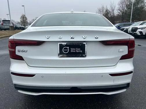 2023 Volvo S60 Recharge Plug-In Hybrid T8 Ultimate Dark Theme