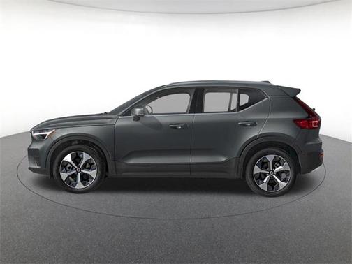 2026 Volvo XC40 Core, B5 AWD Gas (mild hybrid), Dark
