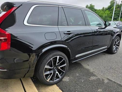 2024 Volvo XC90 B6 Plus Bright Theme 6-Seater