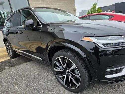 2024 Volvo XC90 B6 Plus Bright Theme 6-Seater
