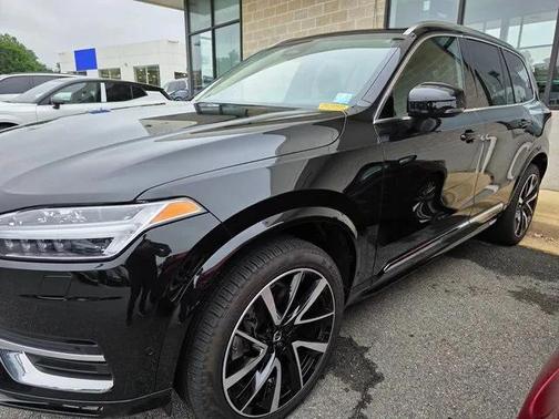 2024 Volvo XC90 B6 Plus Bright Theme 6-Seater
