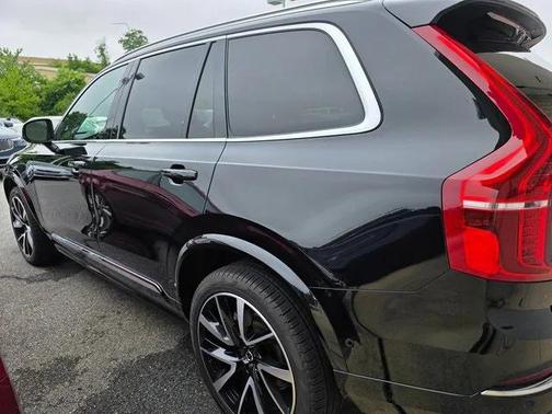 2024 Volvo XC90 B6 Plus Bright Theme 6-Seater