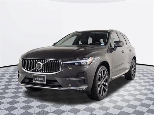 2023 Volvo XC60 B5 Ultimate Bright Theme